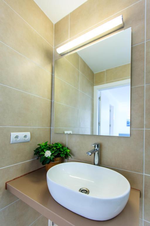 Pinos Playa Suites Пляж Миджорн Экстерьер фото