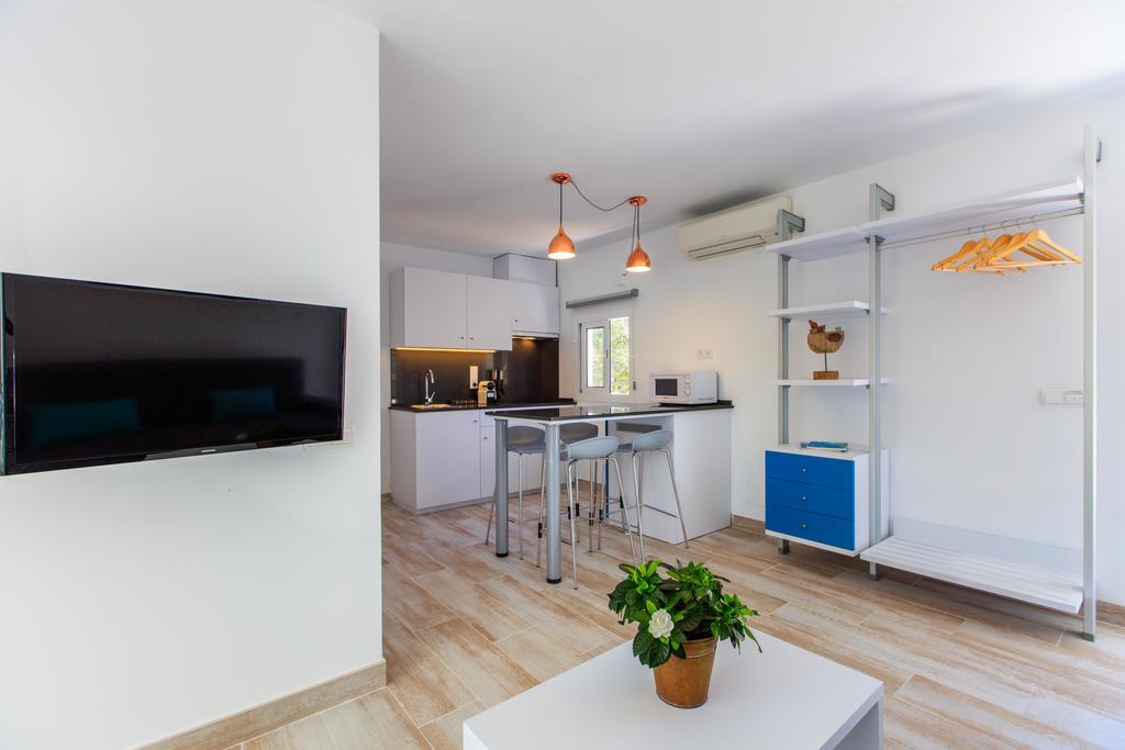 Pinos Playa Suites Пляж Миджорн Экстерьер фото